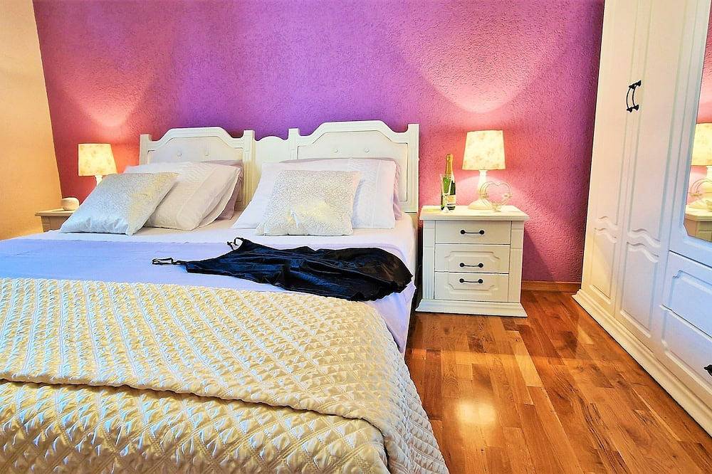 Throne Villa Kambia with heated pool in Klis, Split-Dalmatien