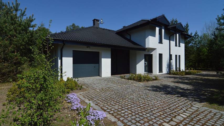 Villa for 8 people, with lake view and yard as well as terrace and sauna in Poland