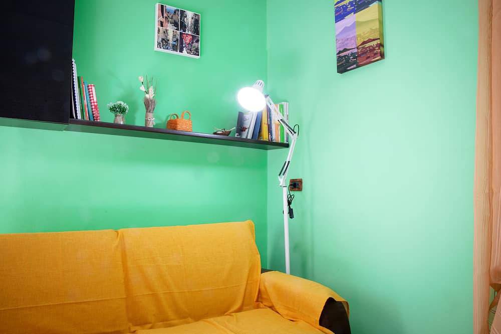 Entire apartment, Relaxing, comfortable and practical for visiting Naples in Naples, Naples Province