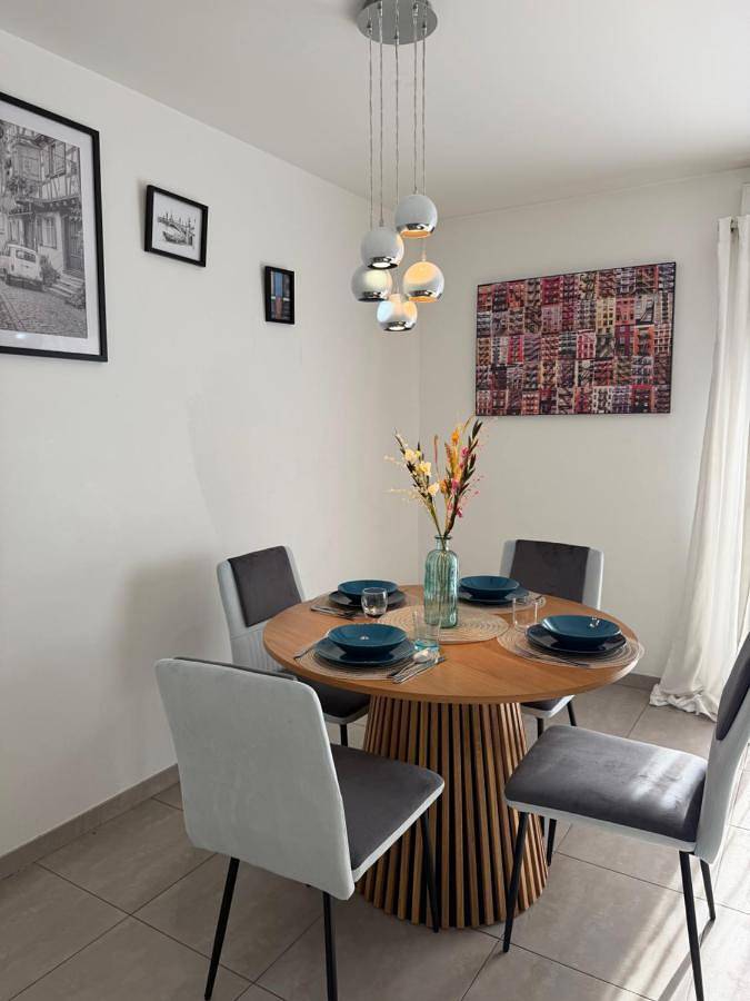 Appartement entier, Two-Bedroom Apartment in La Rochette (Seine-et-Marne), Seine-et-Marne