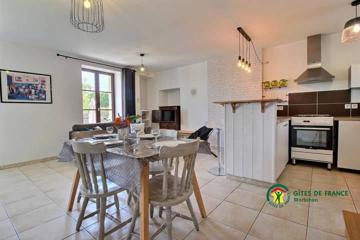 Gîte pour 6 personnes, avec Terrasse ainsi que Jardin et Vue à Séné - 4