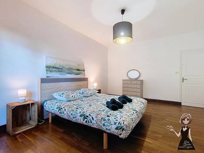 Location de vacances pour 12 personnes, avec piscine ainsi que jardin et vue, adapté aux familles à Ledeuix - 2