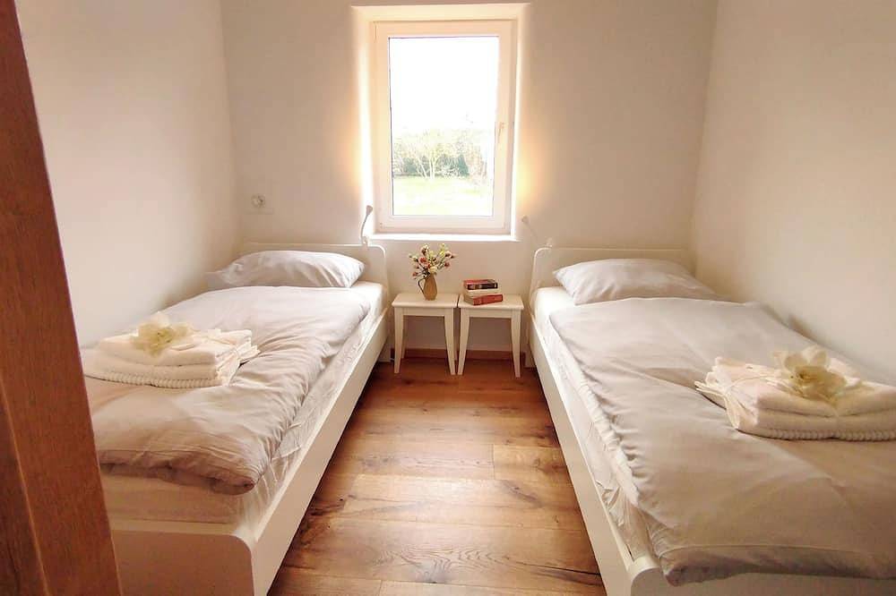 \"Haus  Landgang\" für Naturliebhaber, strandnah, ruhig, mit großem Garten in Klein Strömkendorf, Salzhaff