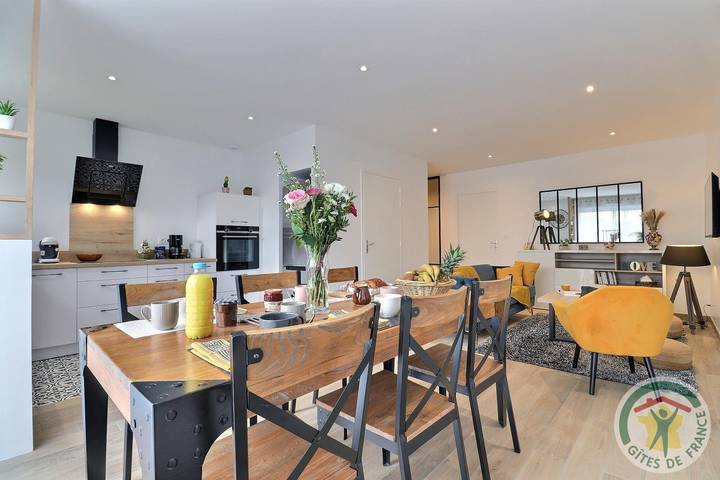 Gîte pour 6 personnes, avec terrasse et jardin