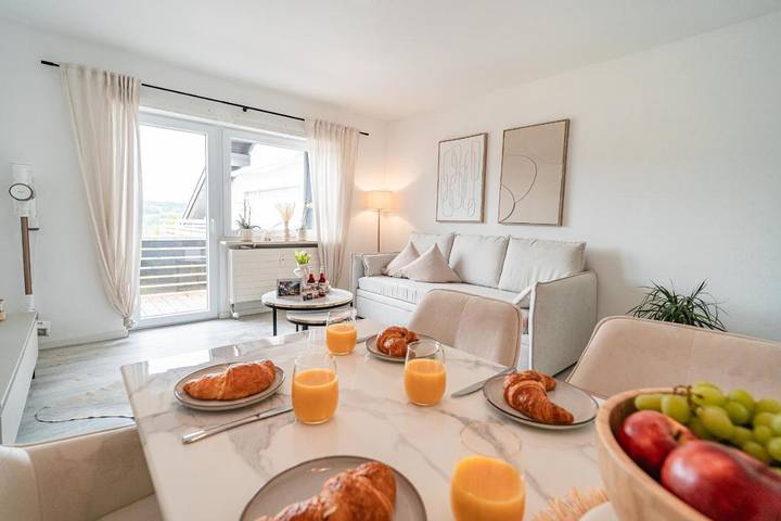 Ferienwohnung für 4 Personen, mit Ausblick und Balkon sowie Seeblick, kinderfreundlich - 1