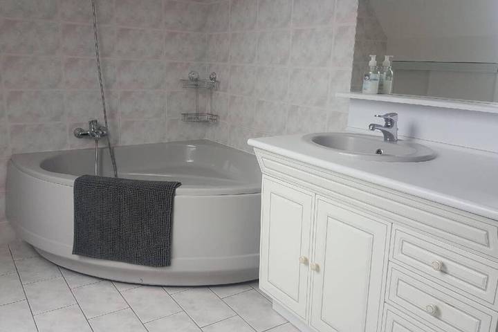 Location de vacances pour 8 personnes, avec jardin, adapté aux familles à Saint-Léonard - 2