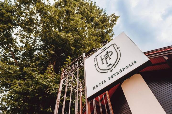 Pousadas para 3 pessoas, com jardim e vista e ainda piscina, com animais de estimação em Nova Petrópolis