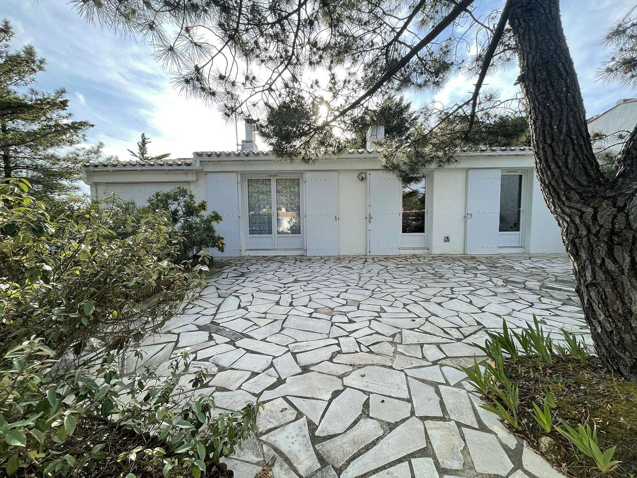 Maison avec accès direct à la plage, 2 terrasses, jardin clos, 3 chambres, parking privé à La Guérinière in La Guérinière, Noirmoutier