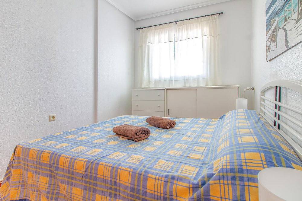 Ganze Wohnung, Schöne Ferienwohnung in La Mata mit Swimmingpool in Torrevieja, Costa Blanca