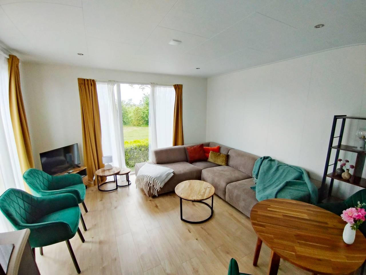 Modernes chalet für 4 Personen mit Veranda und Klimaanlage in Blokzijl in Blokzijl, Nationalpark Weerribben-Wieden