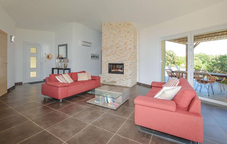 Location de vacances pour 8 personnes, avec terrasse ainsi que jardin et piscine à Bonifacio - 4