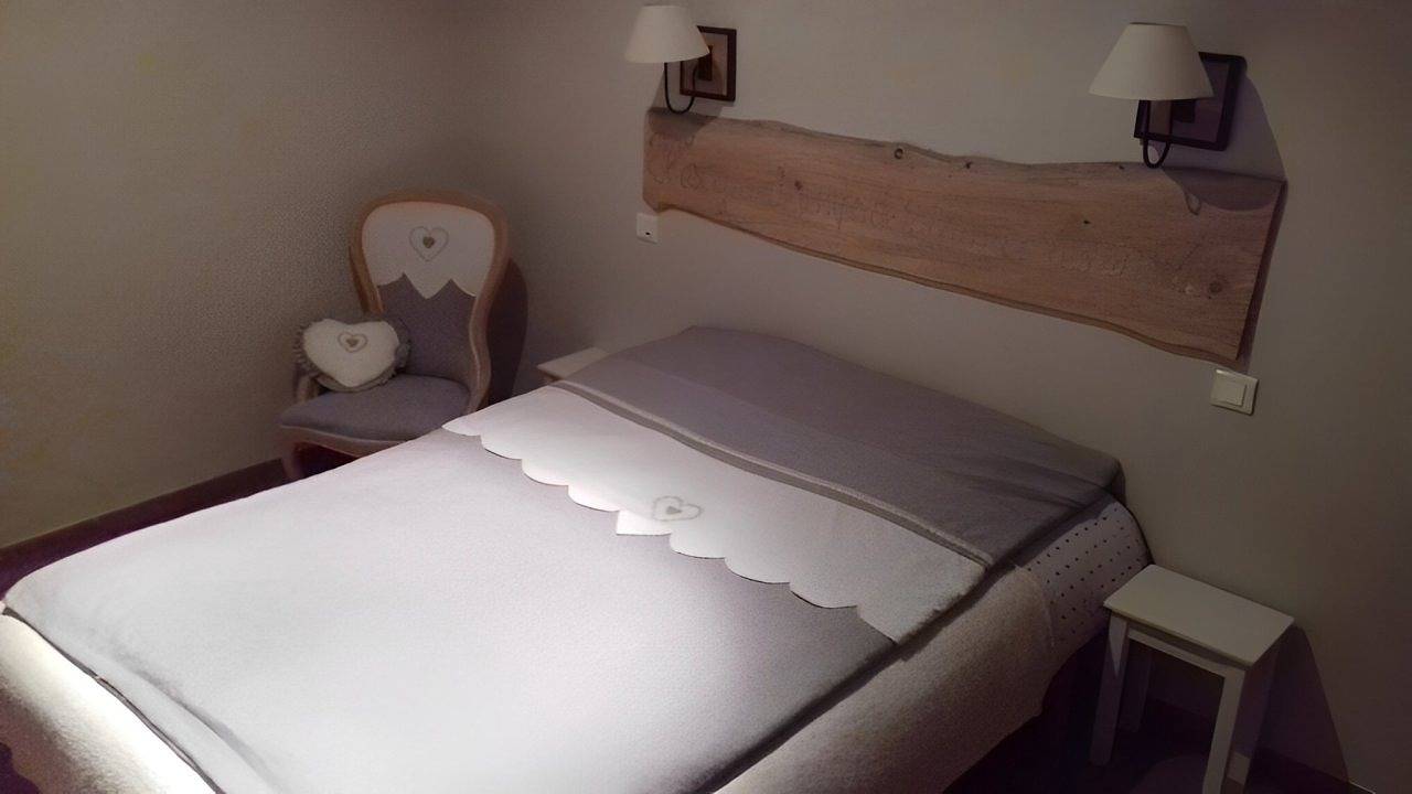 Les Filles du 108 - Chambre "Guillaume Apollinaire" in Préchac, Parc national des Pyrénées