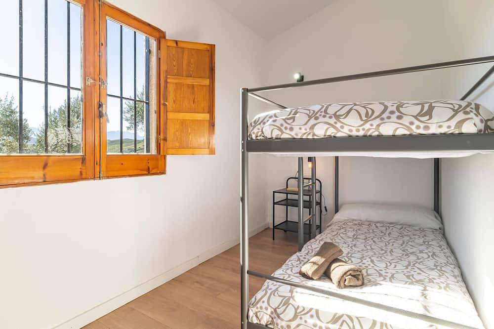 Lovely home in Algodonales with Wifi in Algodonales, White Villages