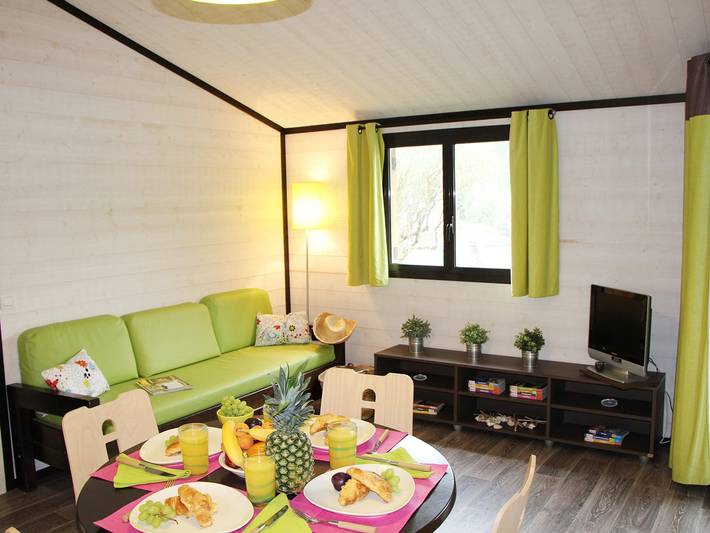 Location de vacances pour 6 personnes, avec terrasse ainsi que piscine et sauna, animaux acceptés à Solliès-Toucas - 3