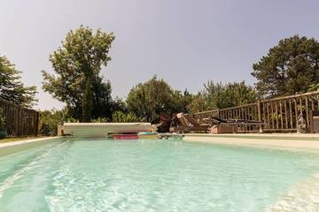 Gîte pour 3 personnes, avec piscine et jardin à Verfeil