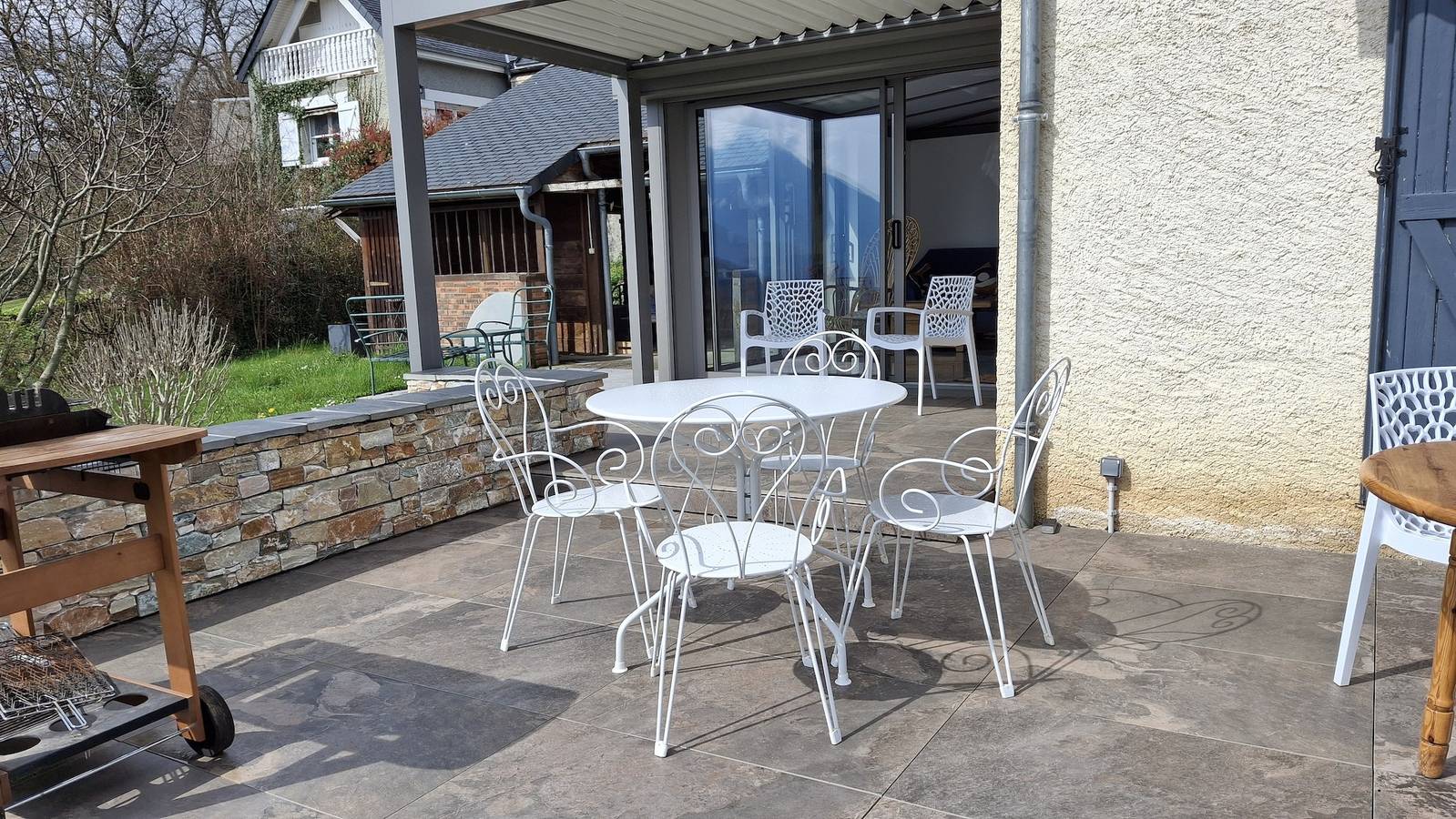 Maison Les Hauts d'Ouzous, 6 à 13 places, près d'Argelès-Gazost in Ouzous, Pyrénées