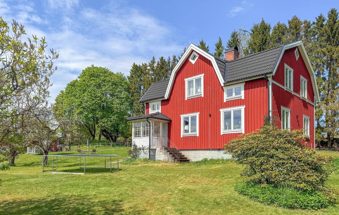 Hus för 8 Personer, med trädgård