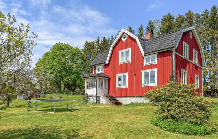 Hus för 8 Personer med trädgård in Jönköpings län
