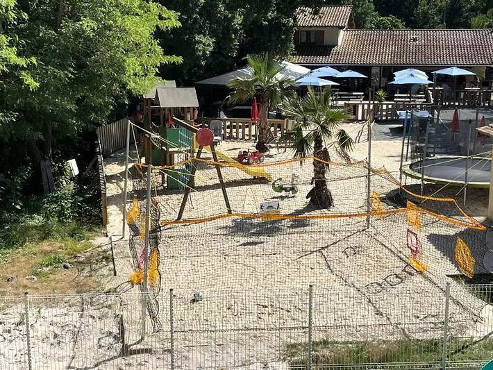 Wohnwagen für 4 Personen, mit Pool und Terrasse in Grayan-et-l'Hôpital - 4