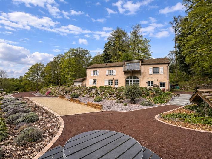Gîte pour 10 personnes, avec Balcon ainsi que Terrasse et Jardin dans La Lanterne-et-les-Armonts
