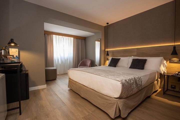 Hôtel pour 4 personnes, avec terrasse