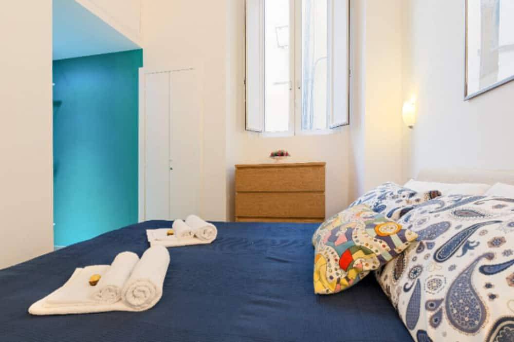 Ganze Wohnung, Schöne Wohnung hinter dem Kolosseum und den Kaiserforen in Rom Zentrum, Rom
