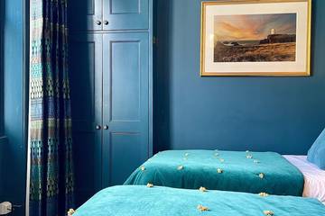 Holiday Home for 16 People in Beaumaris, Isle of Anglesey, Photo 1