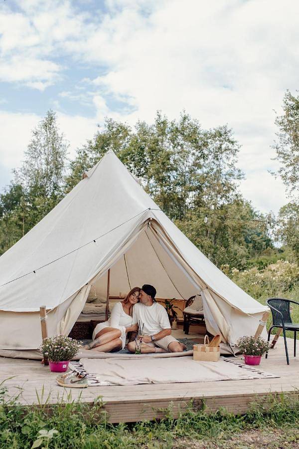 Camping für 2 Personen, mit Terrasse und Ausblick in Estland