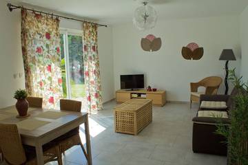 Villa pour 4 Personnes dans Vallon-Pont-d'Arc, Gorges de l’Ardèche, Photo 4