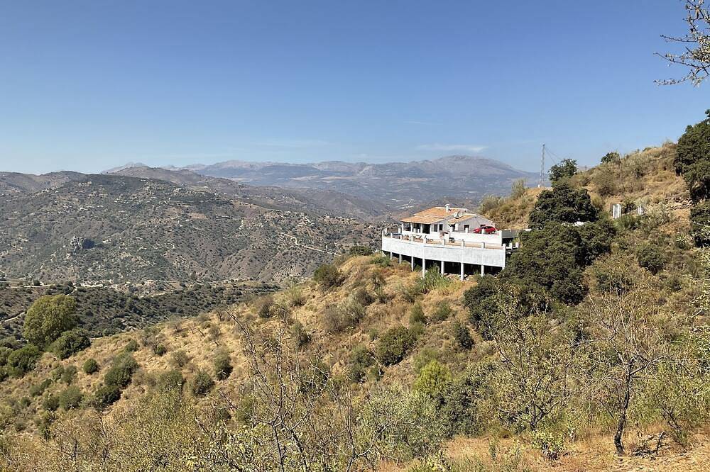 Casa Mendoza Comares : ferienvilla mit 4 Schlafzimmers, atemberaubender Aussicht in Comares, Cordillera Penibética