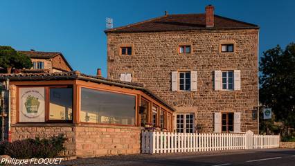 Chambre d’hôte pour 4 personnes, avec jardin à Solutré-Pouilly