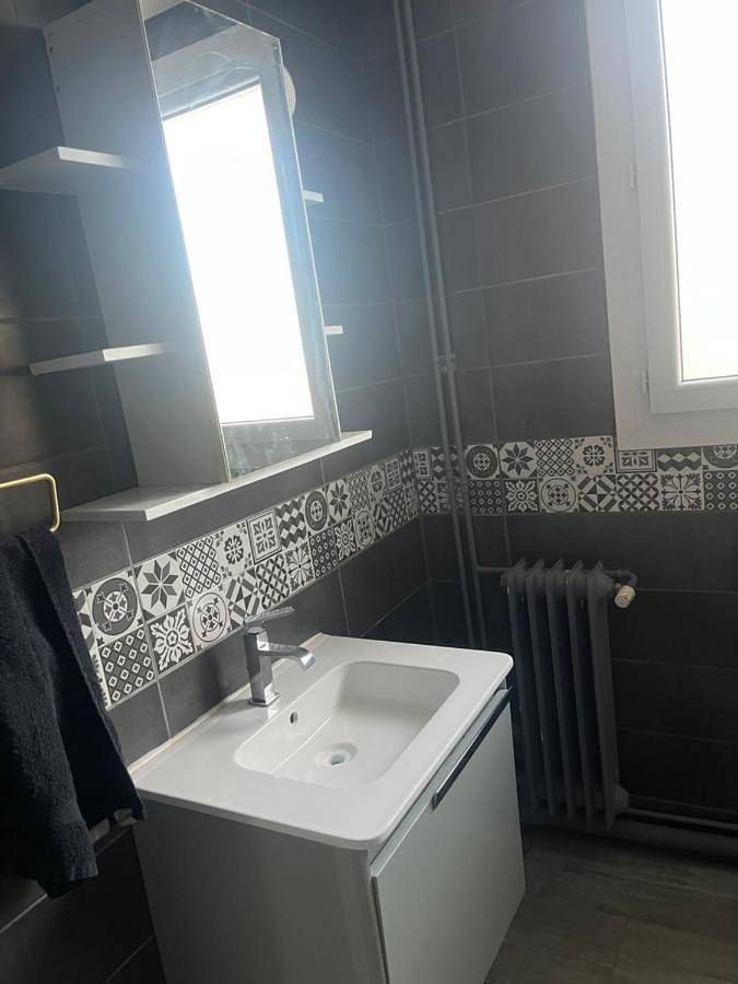 Appartement entier, F4 Appartement 3 chambre avec wifi in Saint-Jean-de-la-Ruelle, Vallée de la Loire
