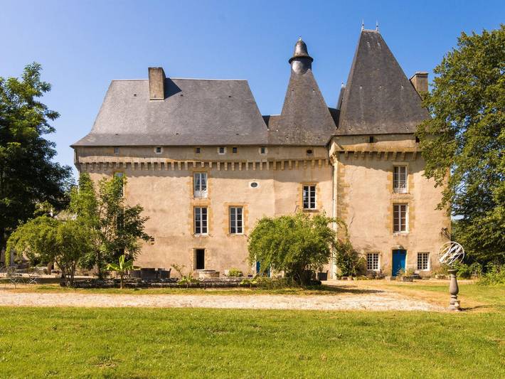 Châteaux pour 13 personnes, avec Jardin et Piscine en Dordogne