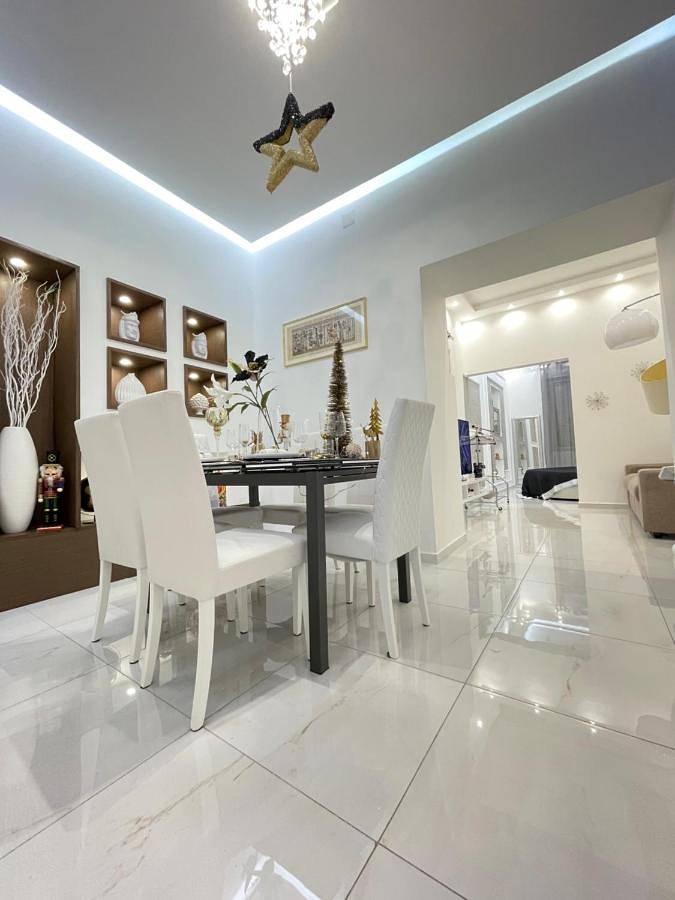 Casa vacanza per 7 persone, con Terrazza e Giardino a Oliveri