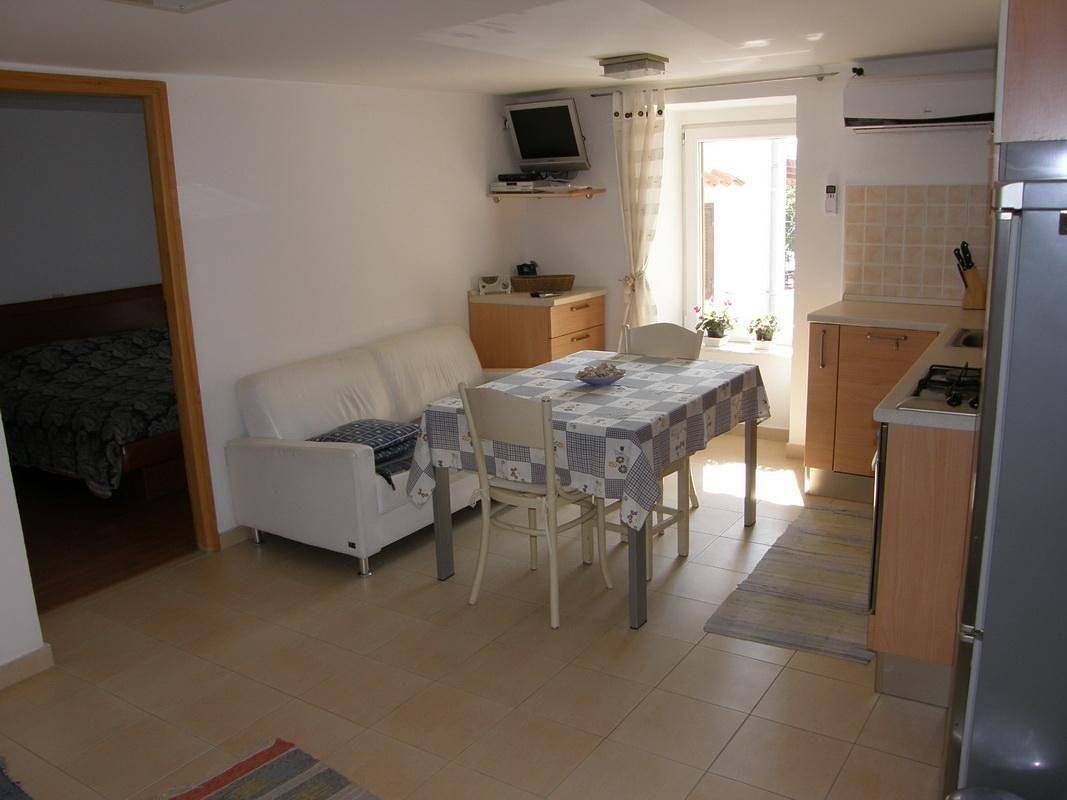 Cały apartament wypoczynkowy, Apartament wakacyjny dla 4 osób z taras in Baska, Krk