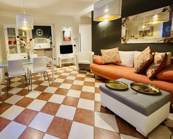 Ferienwohnung für 4 Personen, mit Terrasse und Pool sowie Garten, mit Haustier in Tignale