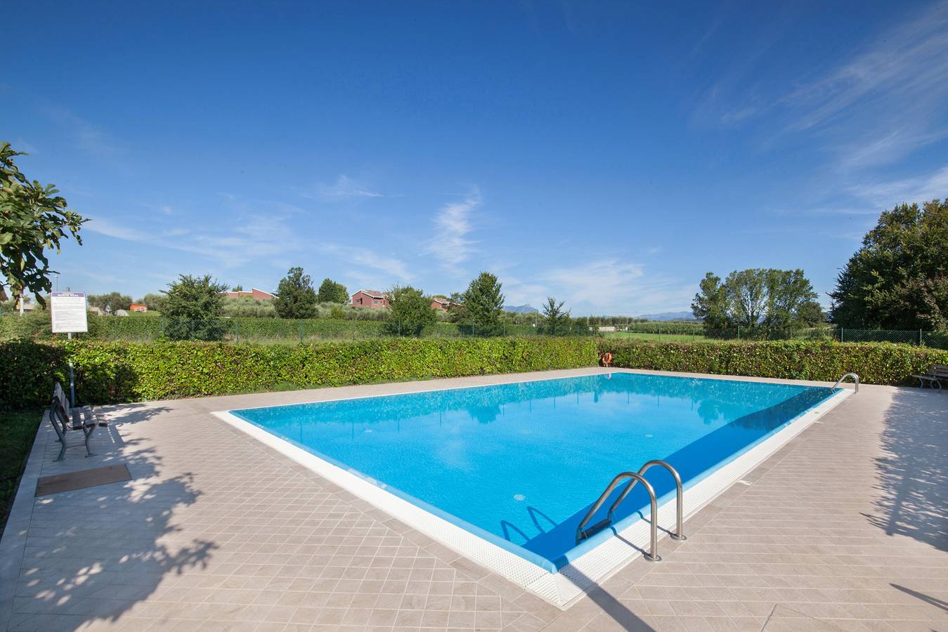 Apartamento entero, Apartment Noon with Pool in Bardolino, Montañas Garda