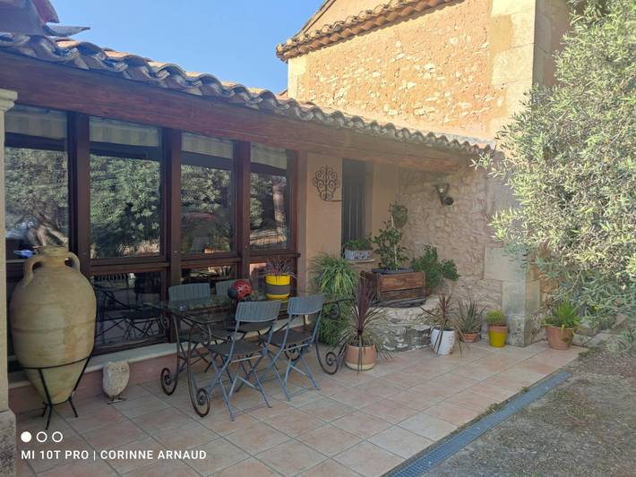 Gîte pour 6 personnes, avec piscine ainsi que terrasse et jardin dans le Vaucluse - 4