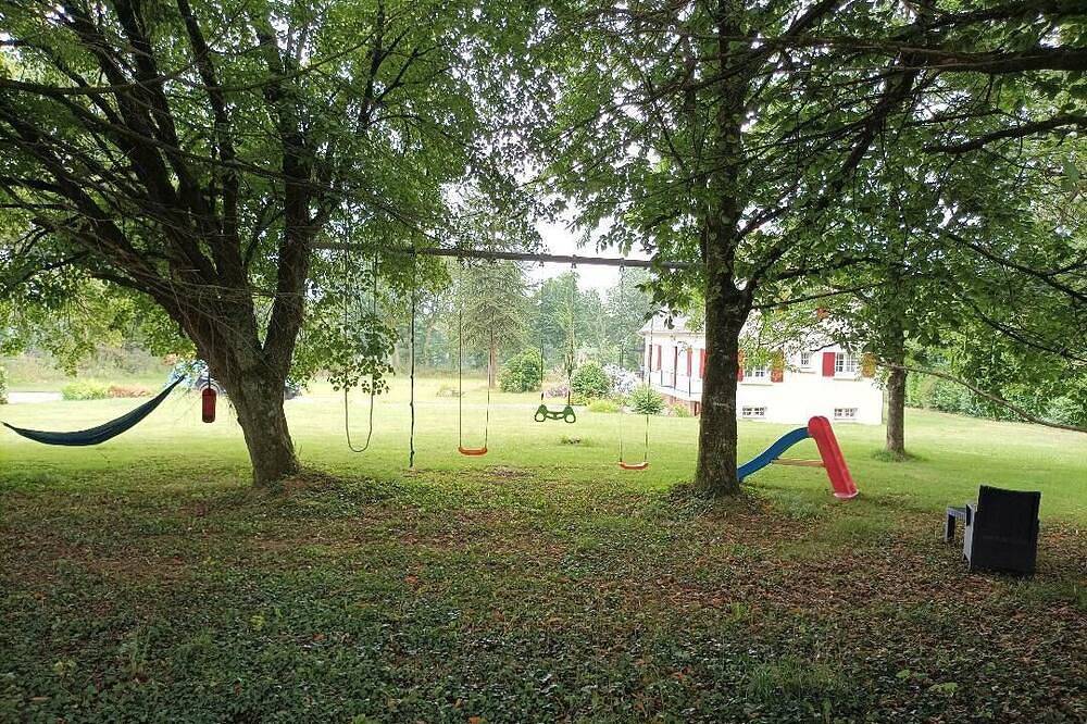 Detached house with very large private garden in a quiet location in Plouguernével, Guingamp Region