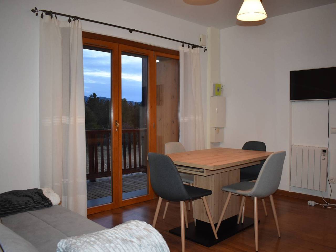 Appartement entier, Bel appartement 3 pièces pour 5 pers. avec vue Pyrénées in Font-Romeu-Odeillo-Via, Parc naturel régional des Pyrénées catalanes