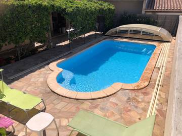 Chambre d’hôte pour 2 personnes, avec piscine ainsi que vue sur le lac et jardin à Vitrolles