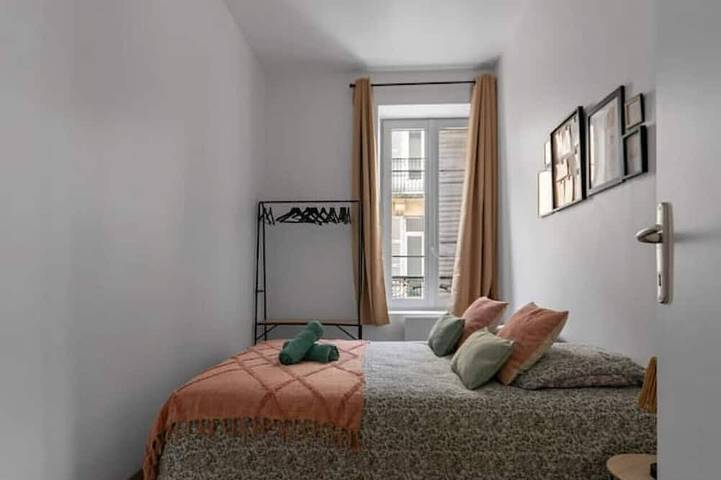 Appartement entier, Appartement design, 2 chambres, centre ville in Vichy, Région de Vichy