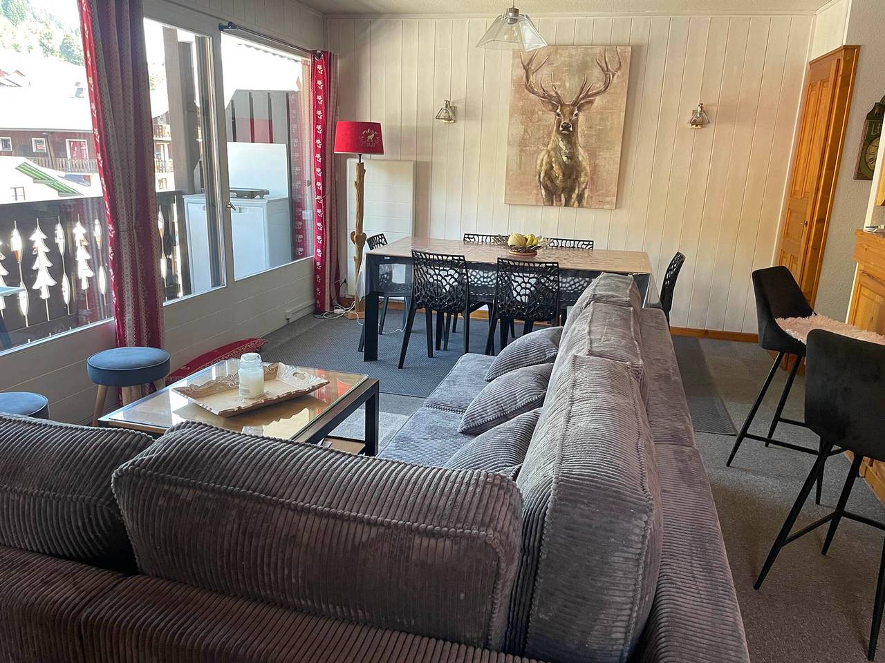 Entire apartment, Charming Apartment in Les Gets near Slopes and Shops, Balcony & Private Parking in Les Gets, Les Portes du Soleil