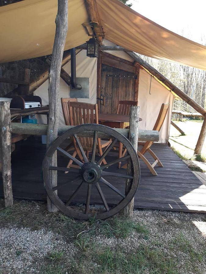 Tente pour 4 personnes, avec vue ainsi que jardin et terrasse dans Saône-et-Loire - 3