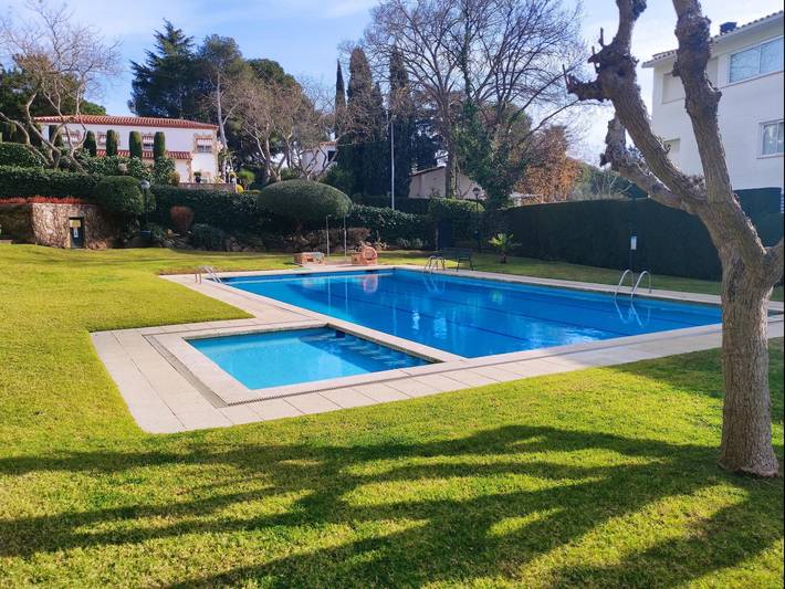 Gîte pour 4 personnes, avec bassin pour enfant et terrasse ainsi que jardin et piscine, adapté aux familles à S'Agaró - 2