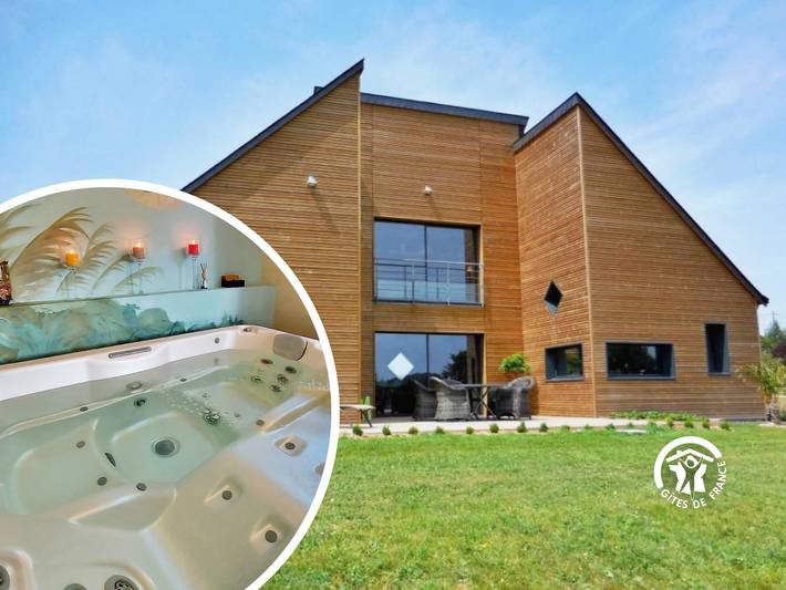 Gîte pour 4 personnes, avec Jacuzzi ainsi que Terrasse et Jardin à Longuefuye