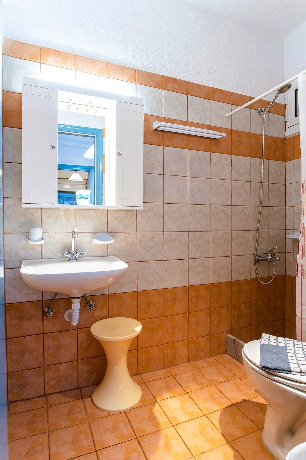 Chambre Double ou Twin Confort ou demi-sous-sol in Parikiá, Paros