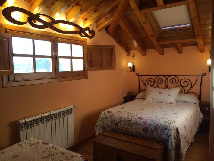 Casa rural para 11 personas, con Balcón y Jacuzzi además de Terraza y Vistas en Provincia de Segovia