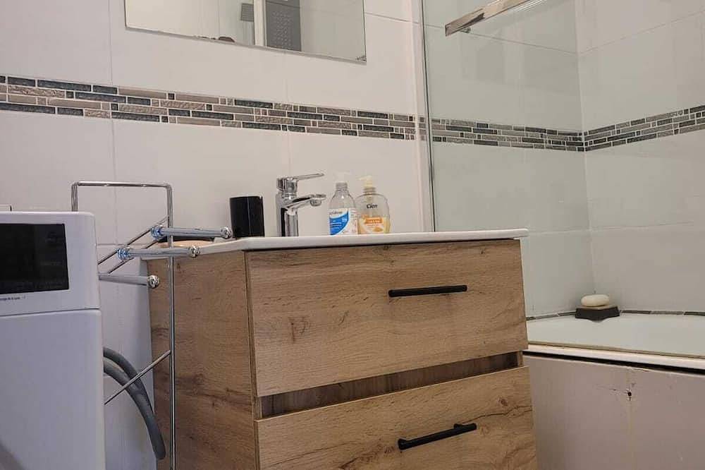 Entire apartment, Full Standing Apartment Mon Nid d'Or Joigny Bourgogne Franche Comté in Joigny, Auxerre region