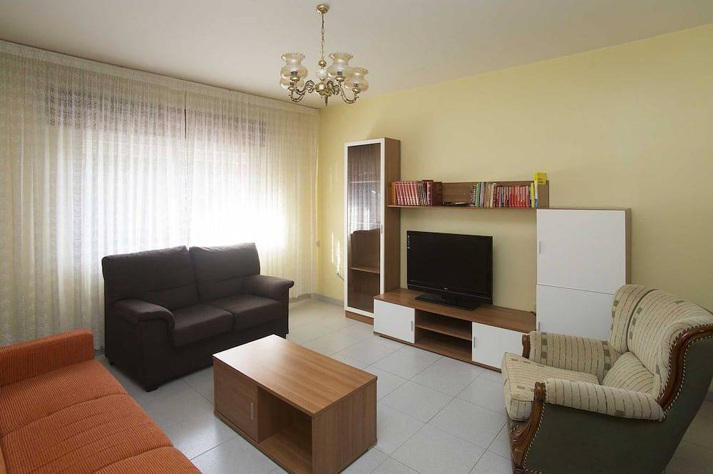 Entire apartment, Bueu: apartment/ flat - 5 rooms - 4/7 in Bueu, Rías Baixas
